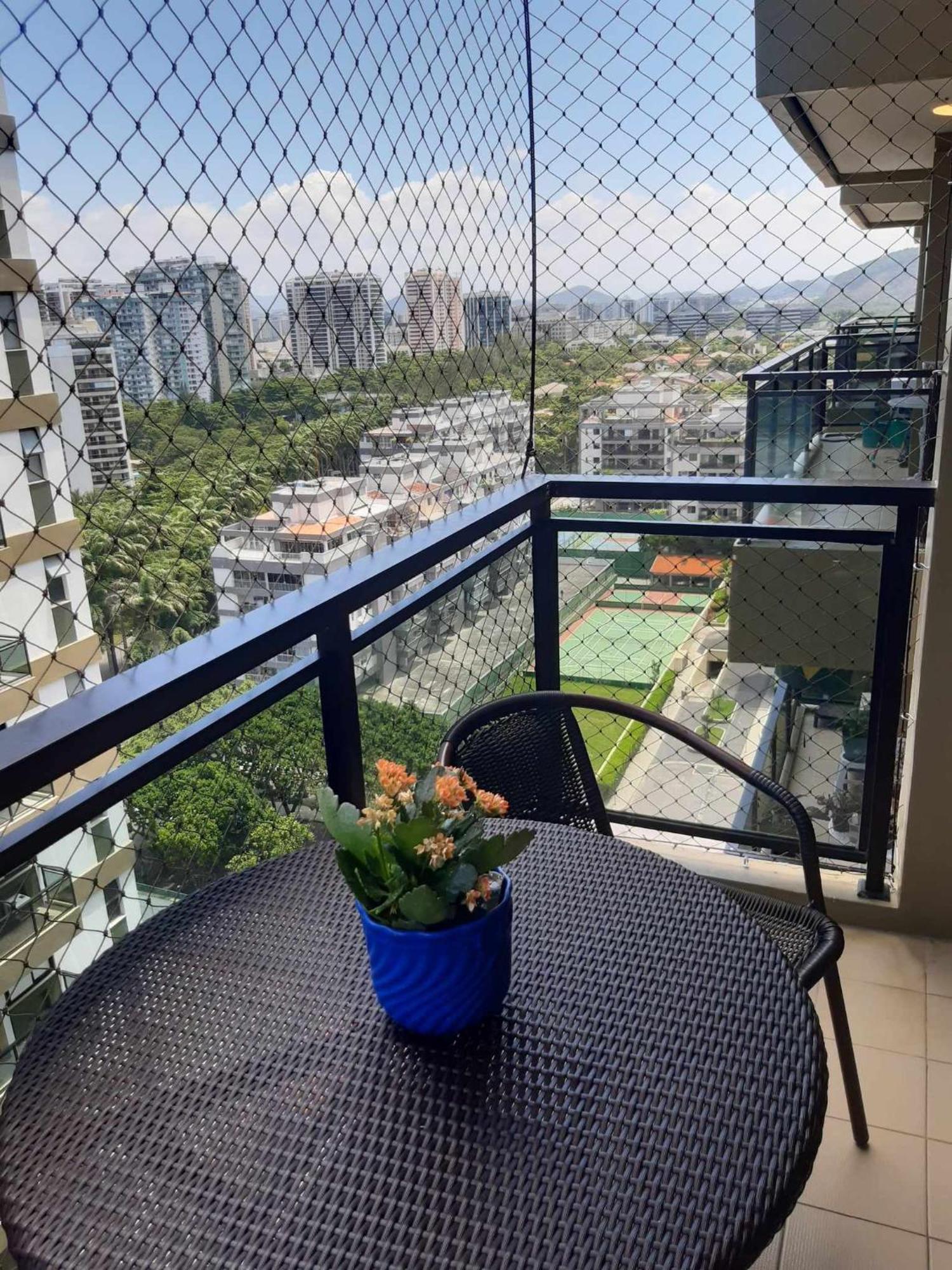 Na Da Barra Da Tijuca ,posto 6 Aptº Inteiro Ate 4 Pessoas Apartment